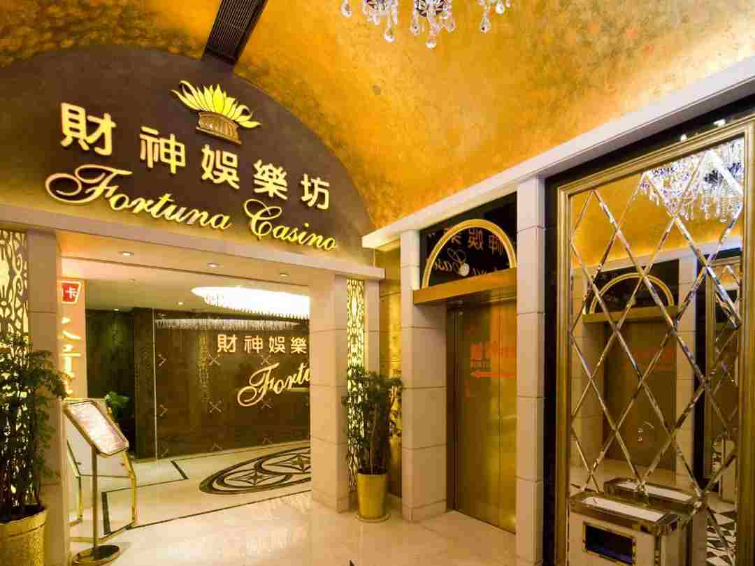 Fortuna Hotel and Casino song bac ly tuong tai chau A