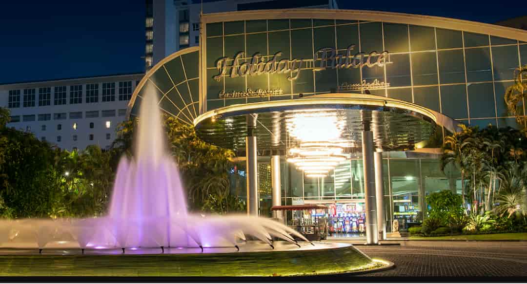 Holiday Palace Resort & Casino phuc vu chuyen nghiep